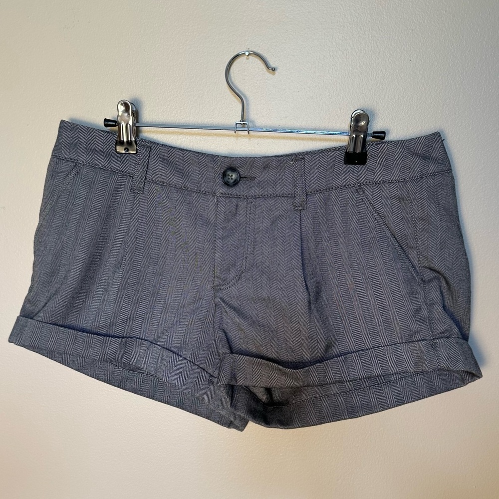 American Eagle low rise gray pattern shorts AEO